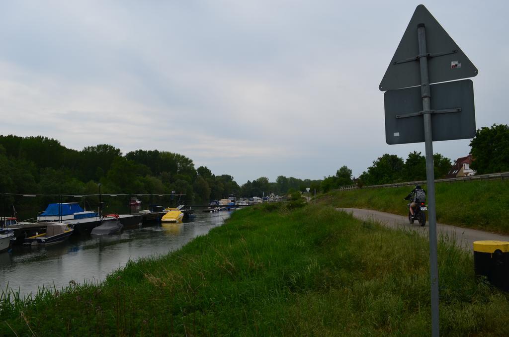 Zwei Raben Pension Mainz Luaran gambar